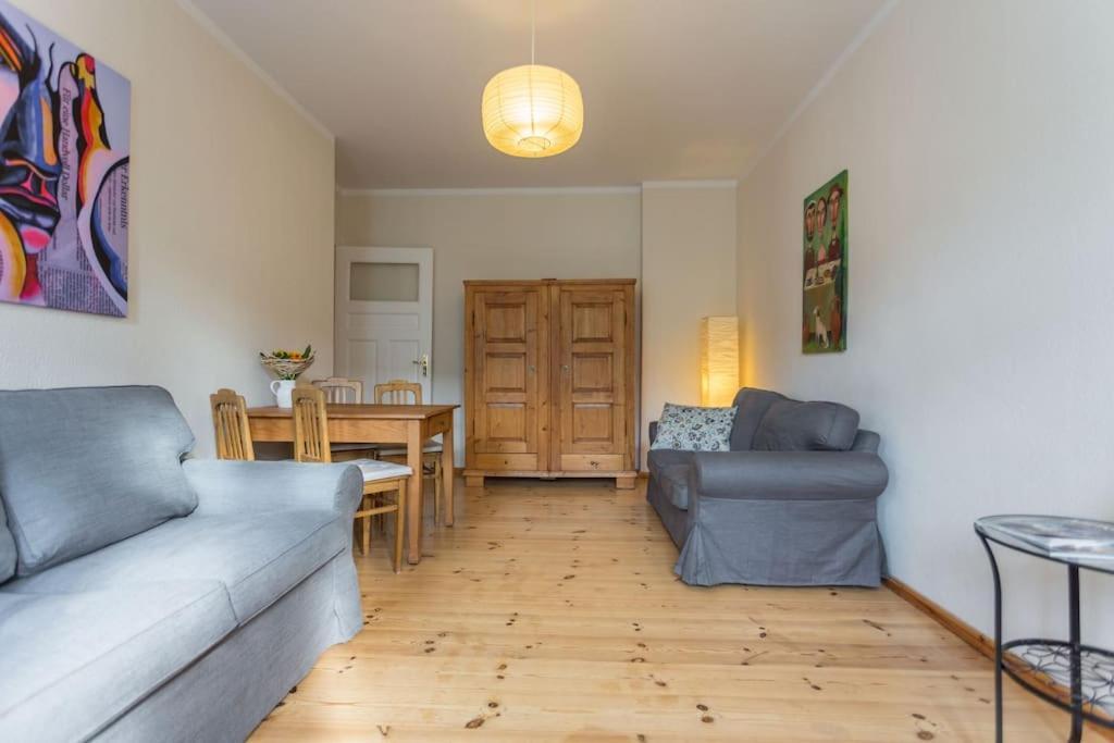 Zentrale Altbauwohnung Im Helmholtzkiez Berlin Dış mekan fotoğraf