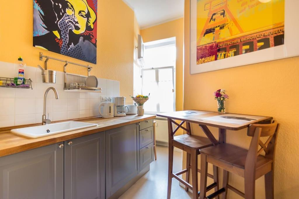 Zentrale Altbauwohnung Im Helmholtzkiez Berlin Dış mekan fotoğraf